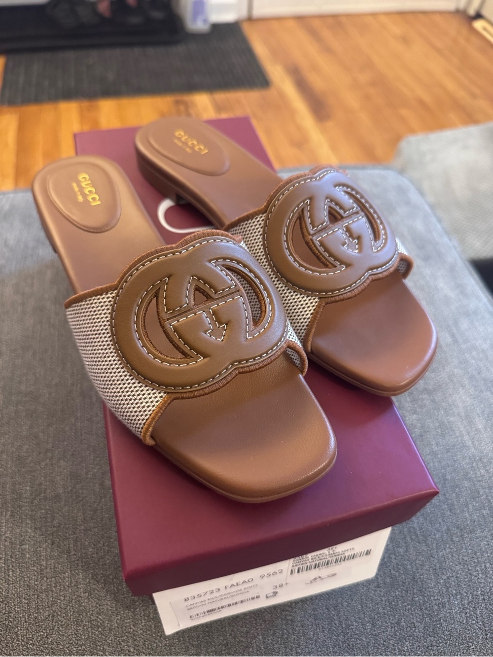 Gucci Interlocking G Sandals - Picture 1 of 6